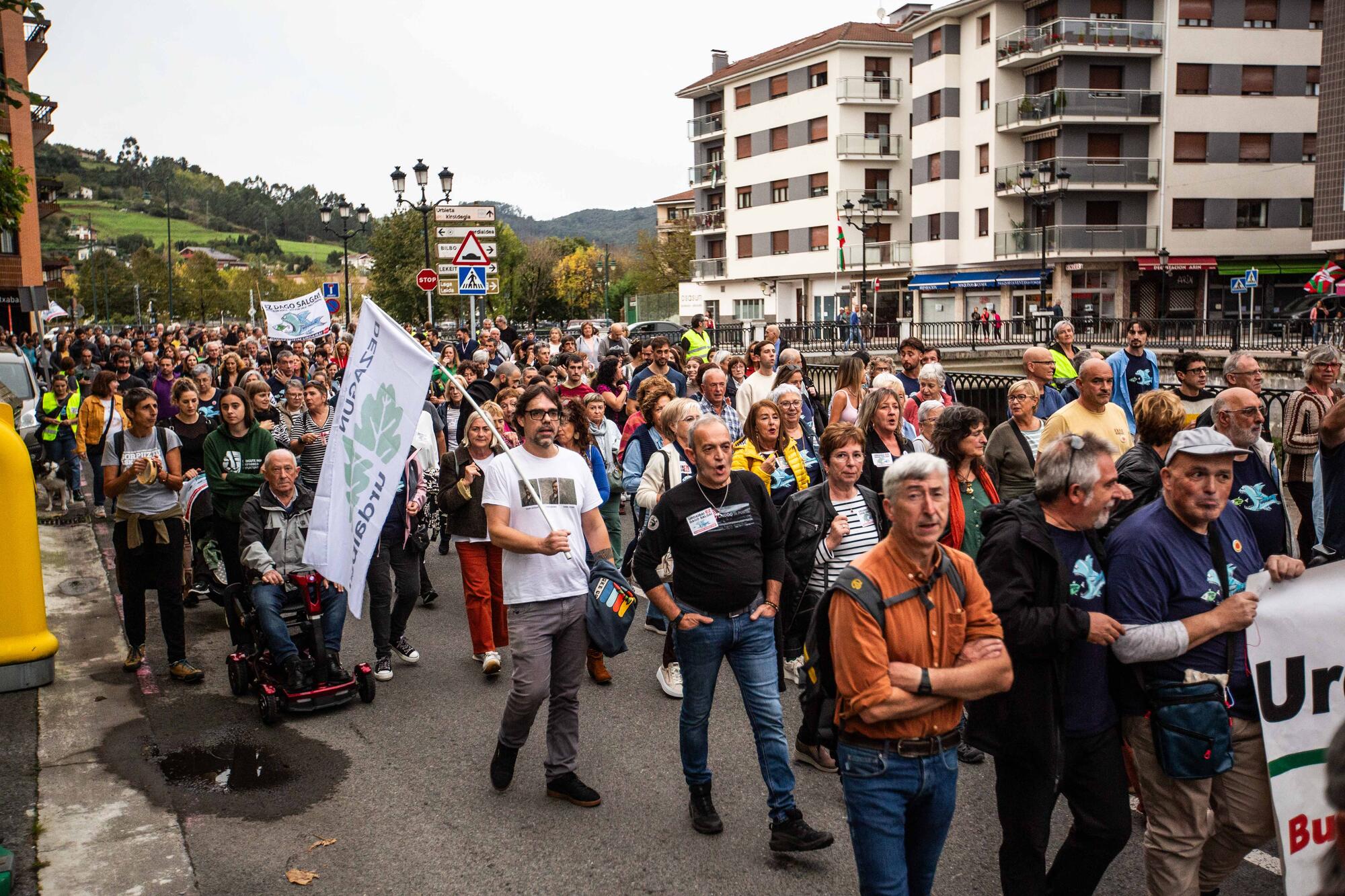 Guggenheim aurkako manifestazioa Gernikan 2024 10 19 - 4