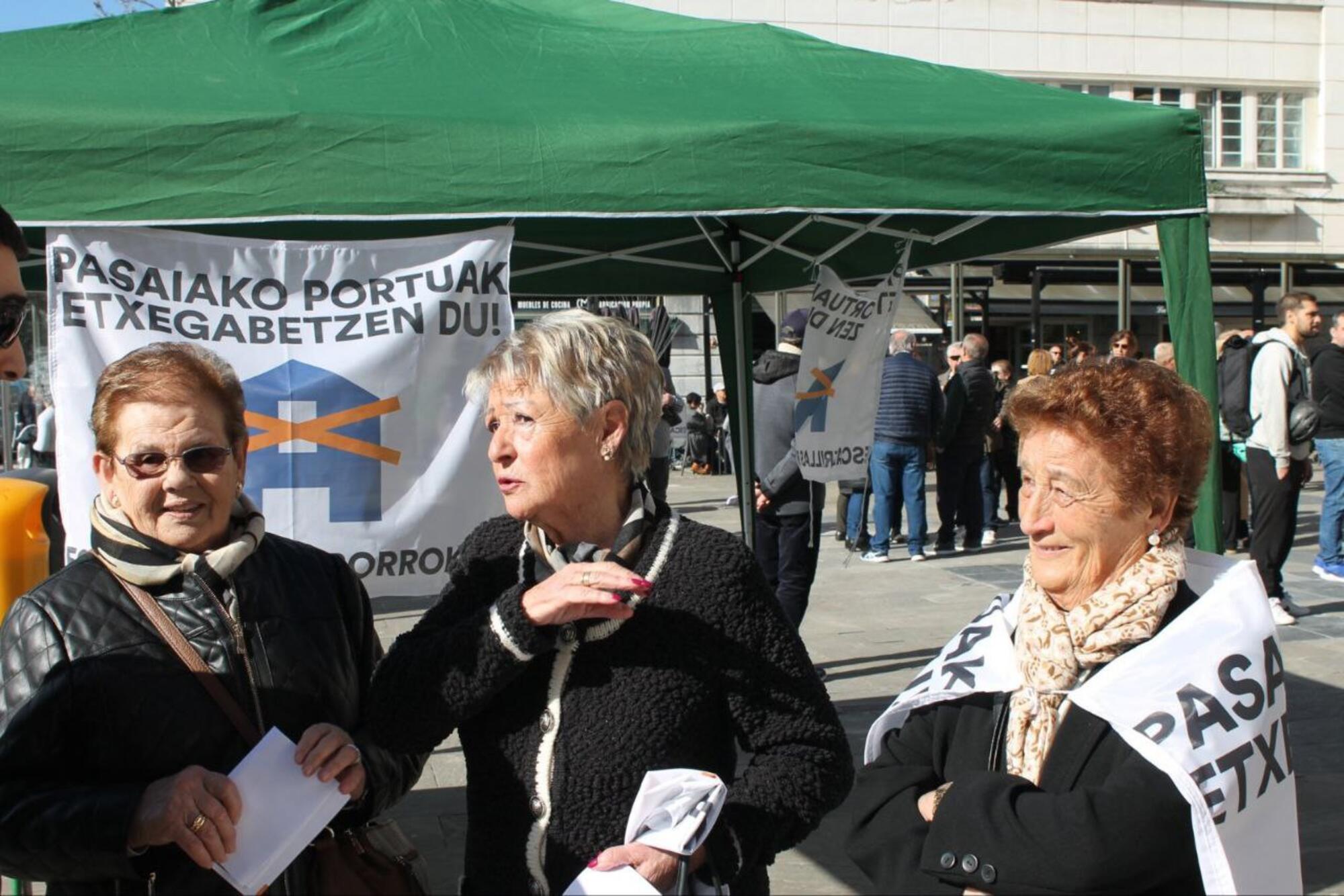 Vecinas contra el desahucio en el edificio de Escalerillas, Pasaia | Etxebizitza Sindikatua