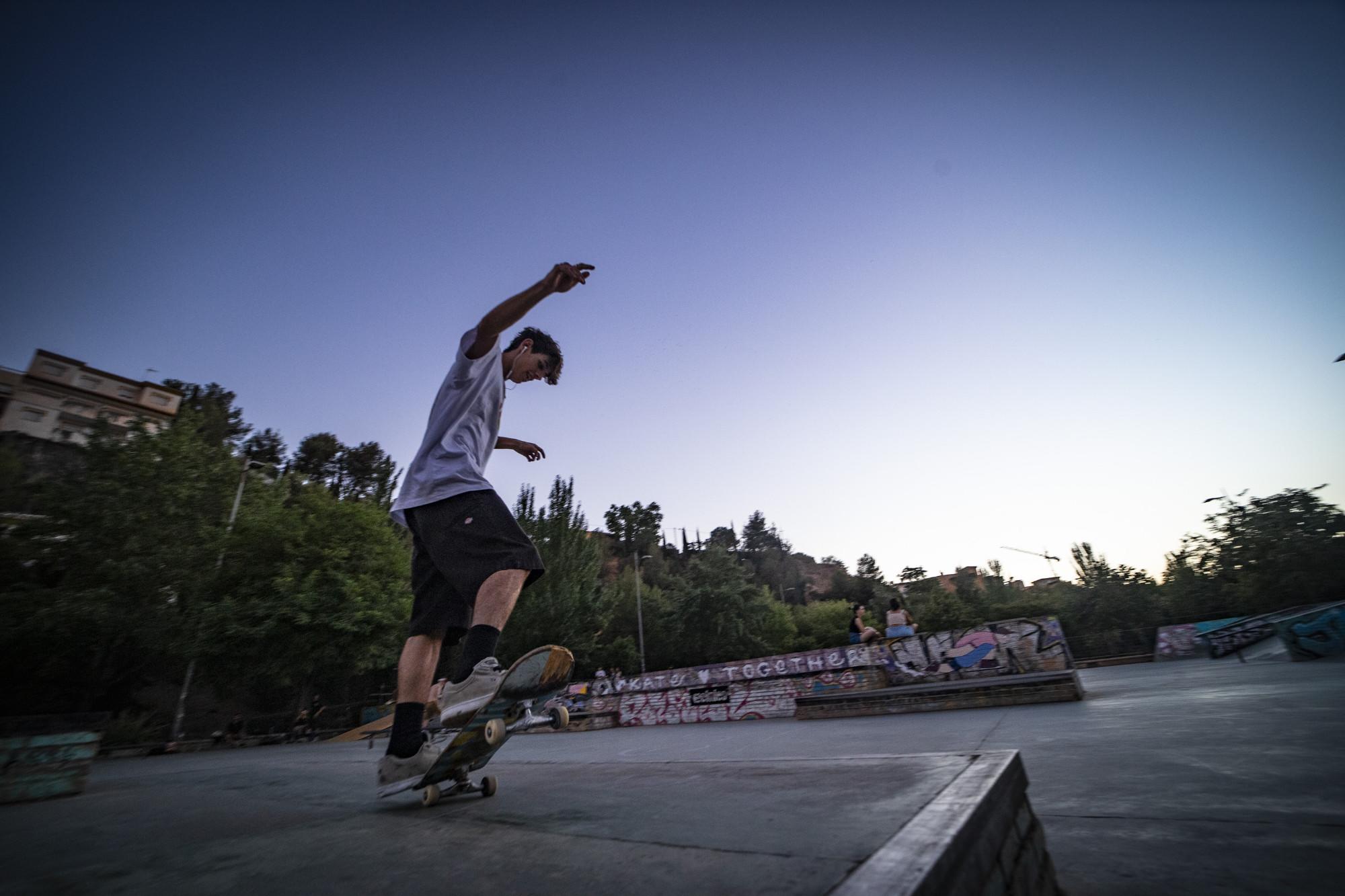 Skaters en el skatepark Bola de Oro, Granada - 12