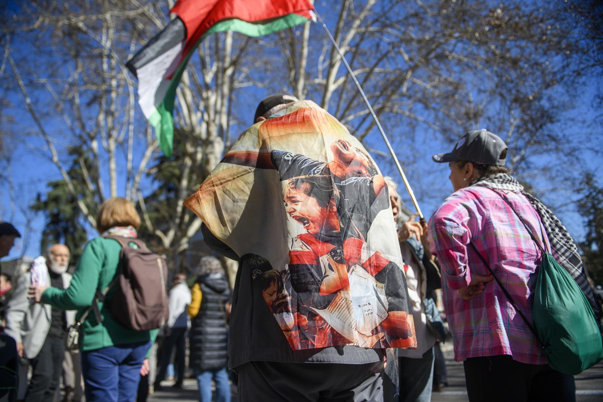 Manifestación del 17 de febrero "Libertad para Palestina" convocada por Sumar, IU, Más País, PCE y los grandes sindicatos. El PSOE apoyó la manifestación como "participante". - 7
