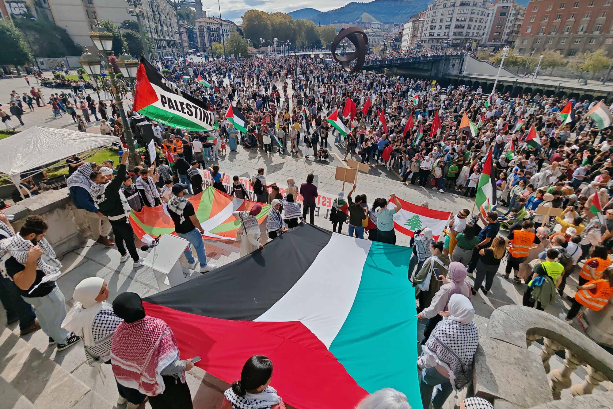 Palestinarekin Elkatasuna Bilbao 13