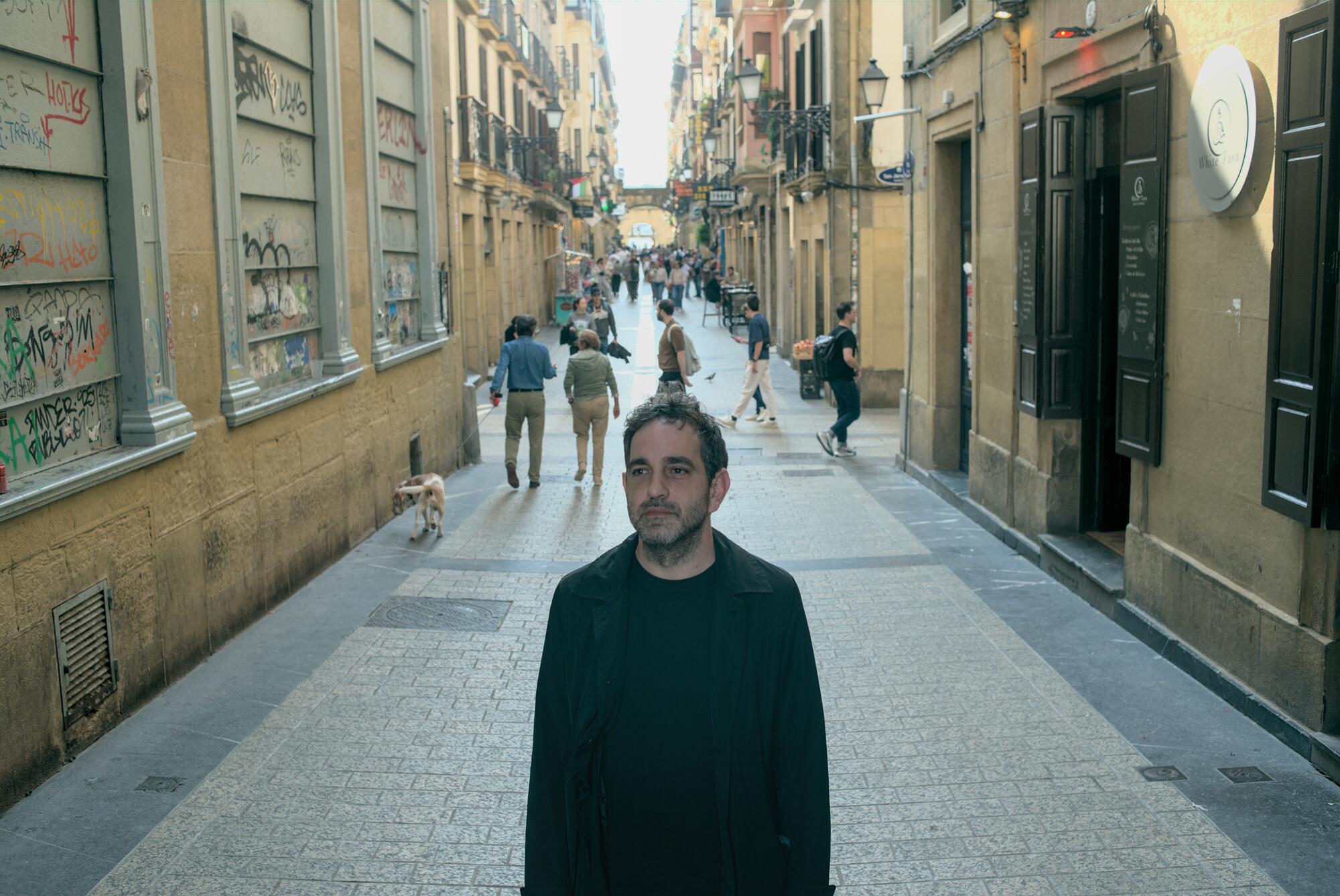 El director argentino Nicolás Gil Lavedra presentó en San Sebastián su documental ‘Traslados’