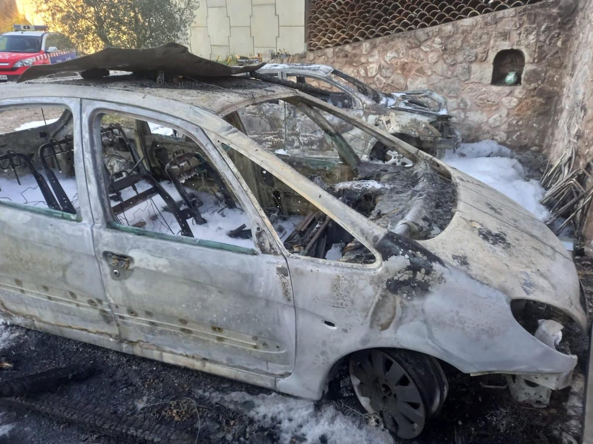 Los dos coches quemados del portavoz de IU en el Ayuntamiento de Pezuela de las Torres