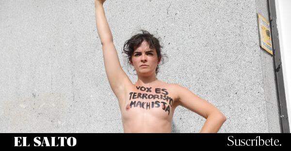 Una activista de Femen irrumpe en la cumbre de la internacional ultraderechista en Madrid: “Ni un paso atrás”