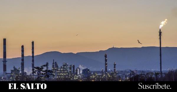 Naturgy y Repsol pugnan por ser el mayor contaminante de España