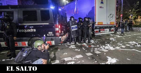 El juzgado rechaza amnistiar a cuatro policías que dispararon balas de goma en el 1-O y los procesará